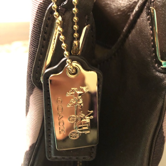 Authentic COACH purse - Picture 4 of 8